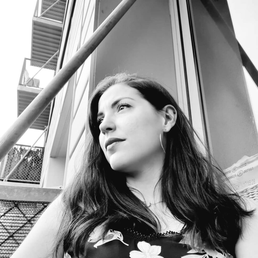Portrait femme en noir et blanc.